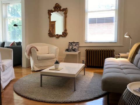 Successful Airbnb property: Jules & Jim Apartment, 9 rooms on 2 floors! in Ahuntsic Cartierville