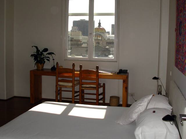 Deluxe 4-BR penthouse, views, historic center gallery image 5