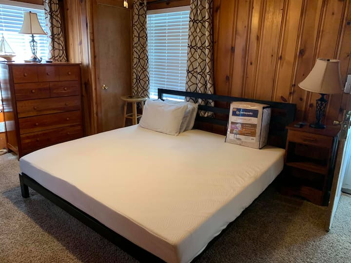 Chumba cha kulala cha Master - Kitanda cha povu cha kumbukumbu ya King