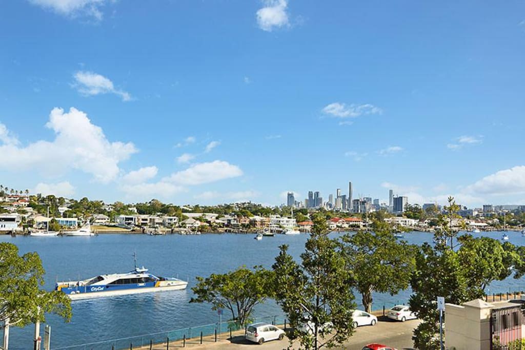 2 mins walk river, catch ferry