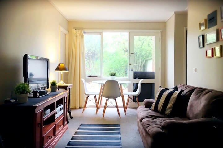 Rustic | Queen Bed | Fresh Coffee