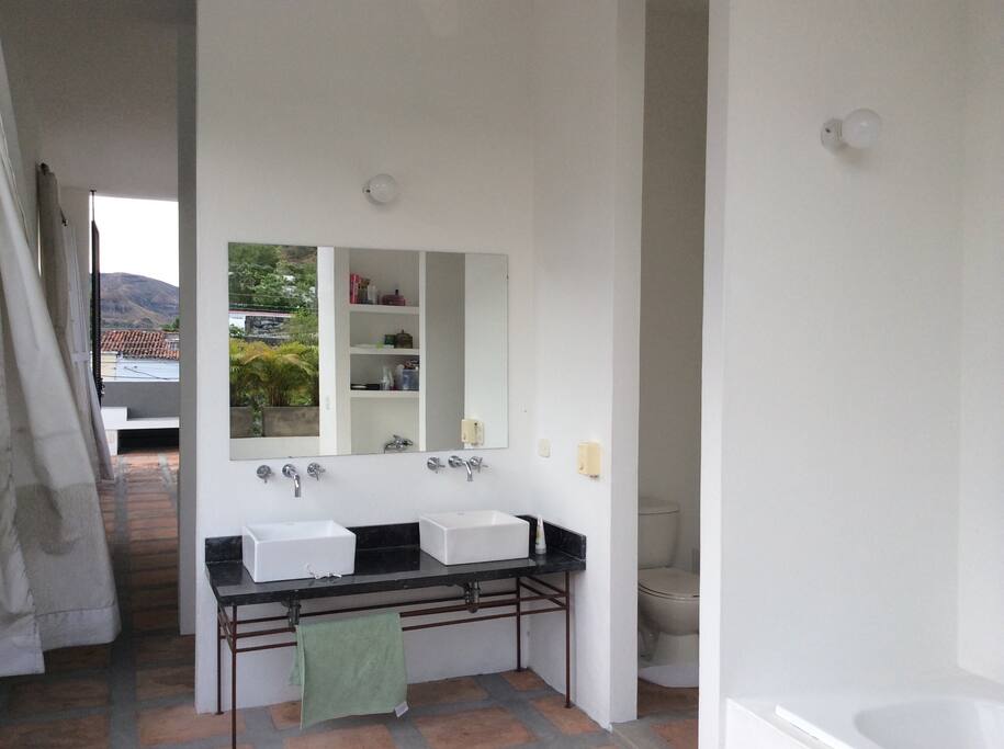 Baño de habitación principal