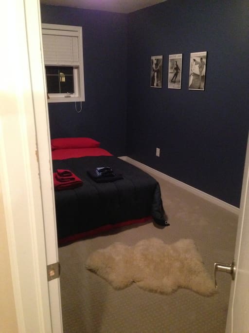 Guest bedroom