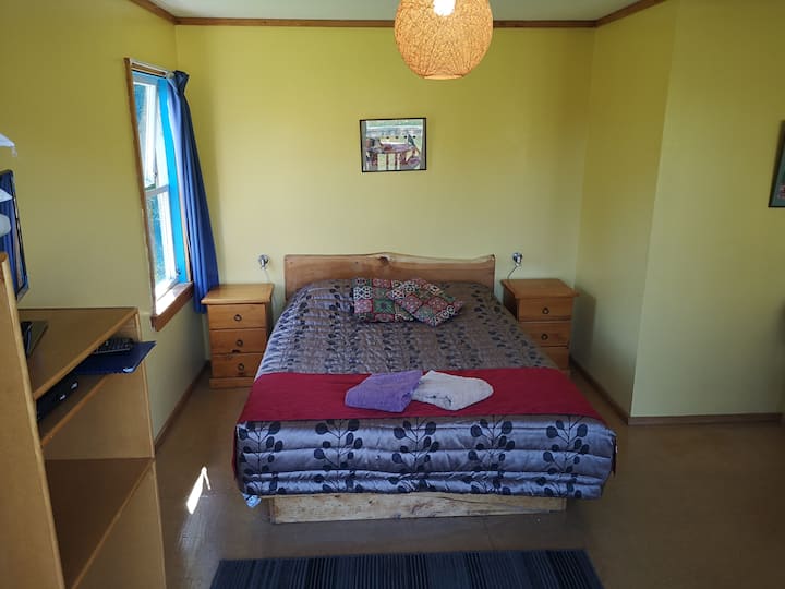 เตียงควีนไซส์หลัก (วิวสวน) 