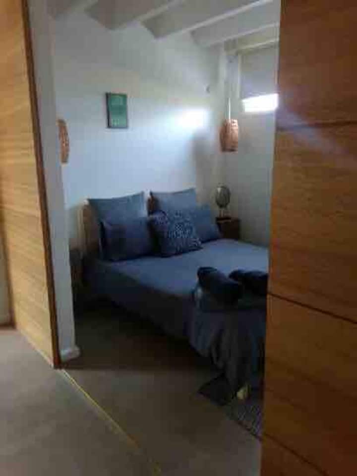 楼下的双人卧室 