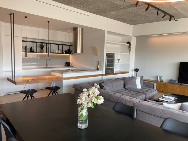 Athens Market Iconic Loft, Amazing Acropolis View gallery image 3