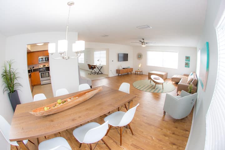 Largest Fully Renovated Beach House St Pete Beach - St. Pete Beach, FL
