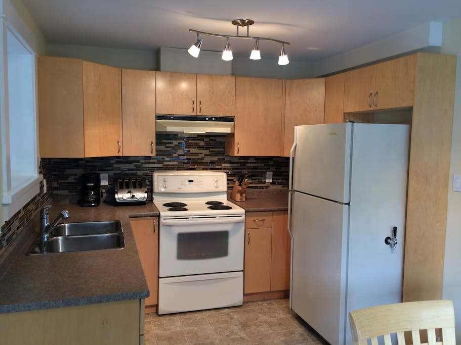 fully equipped kitchen