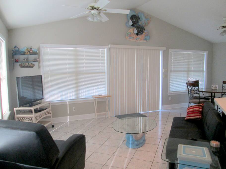 Spacious living room