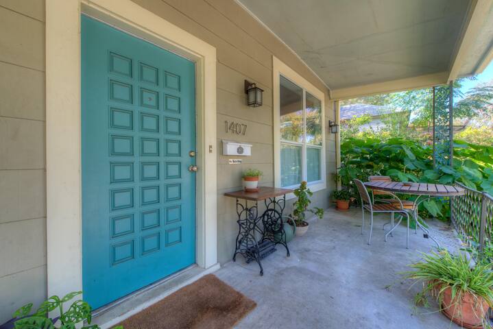 Luxe Spa Gem of East Austin! gallery image 5