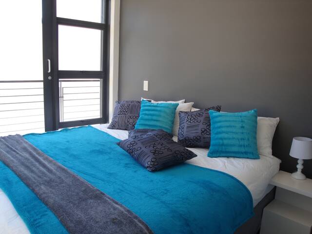 Luxary Designer Penthouse, WLAN, no load shedding gallery image 2