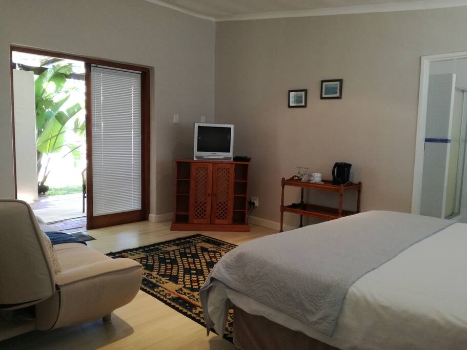 Comfortable spacious en-suite rooms with king or twin beds