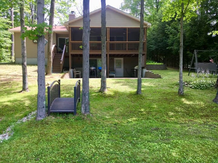 Lakefront home in Sherwood Forest Houses for Rent in Becket, Massachusetts, United States Airbnb