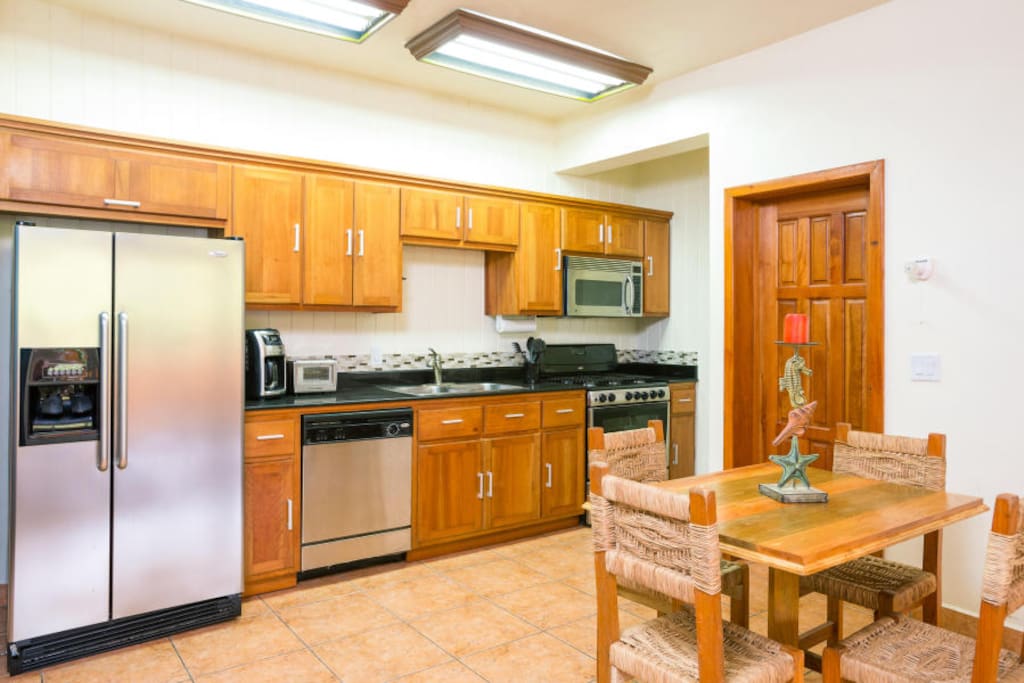 Kitchen and dinner space