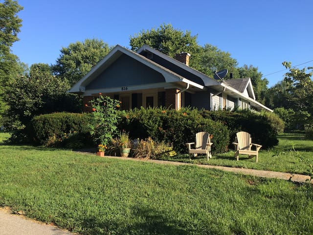 Airbnb Bloomington Vacation Rentals Places To Stay