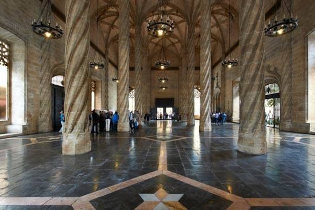 Interior Lonja