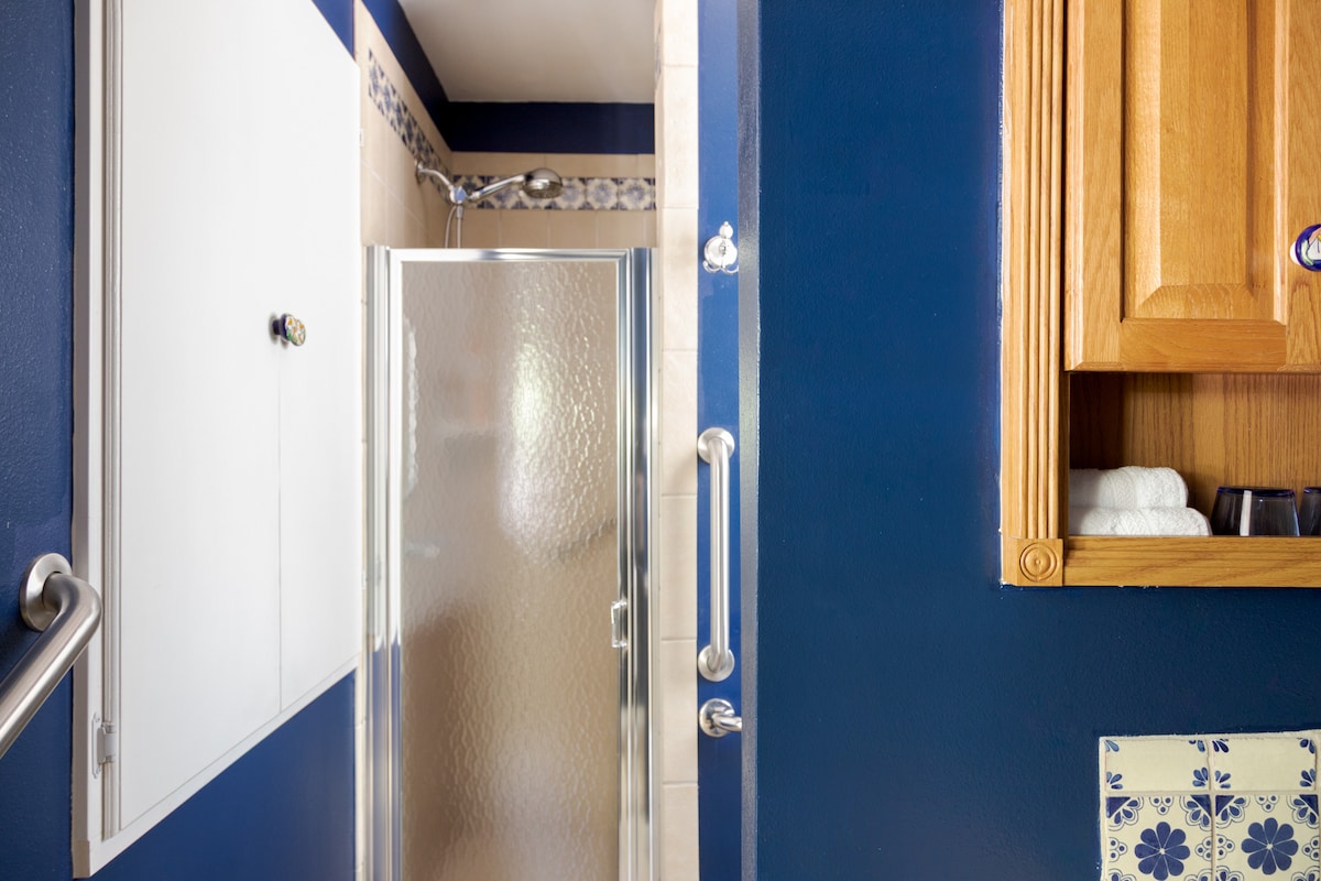 Glamorous & Private SoCo suite