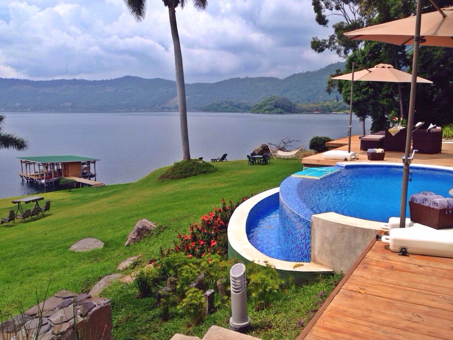 Atalaya in Lake Coatepeque Casas en alquiler en Lago de Coatepeque