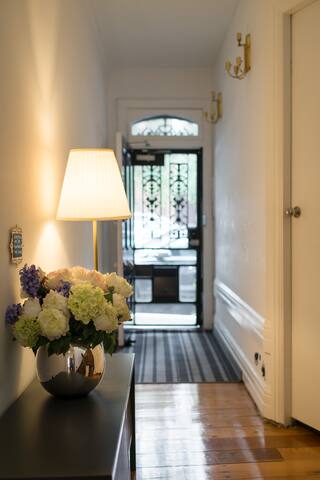 Surry hills: Central Sydney 5 bedroom home gallery image 5