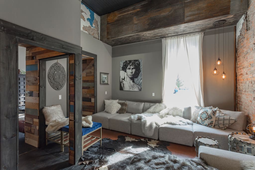 Stay, Play & Party Like a Star in Our Unique Downtown Nashville Lofts! The Premier Glam Rock Lodging Accommodations, Walking Distance to All the Major Entertainment at Attractions!