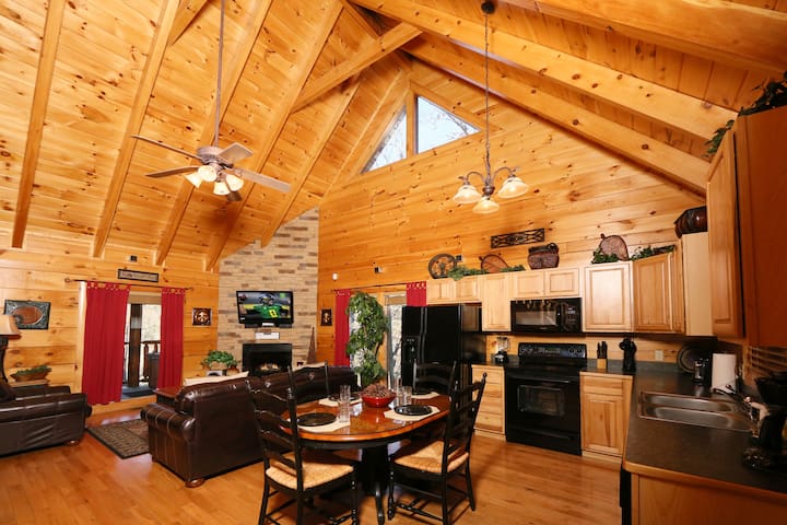 YOUR OWN PRIVATE (SAUNA & HOT TUB)