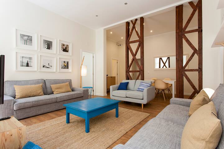 Central Downtown 1D up to 17guests by Central Hill gallery image 4