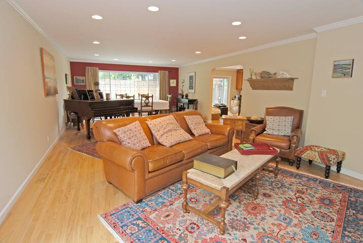Beautiful 4BR Home by Stanford Univ gallery image 5