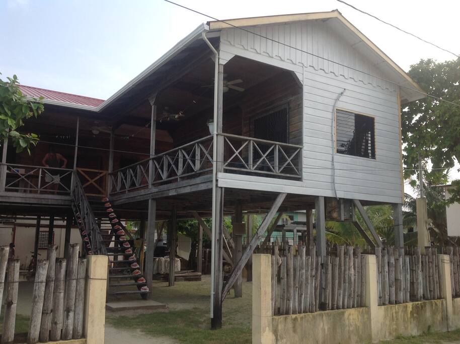 View of the Casa Ciiclee Pequena from the Street.