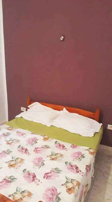 Chambre avec lit double