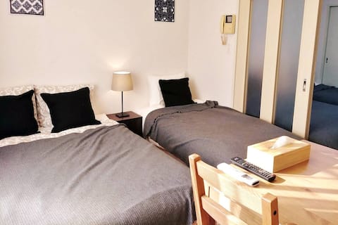 Convenient for Makuhari Messe! 6 mins walk from JR Hachimanjuku Station, 6 people OK, 4 people in th