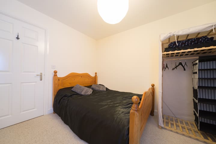 Stokes Croft Crash Pad