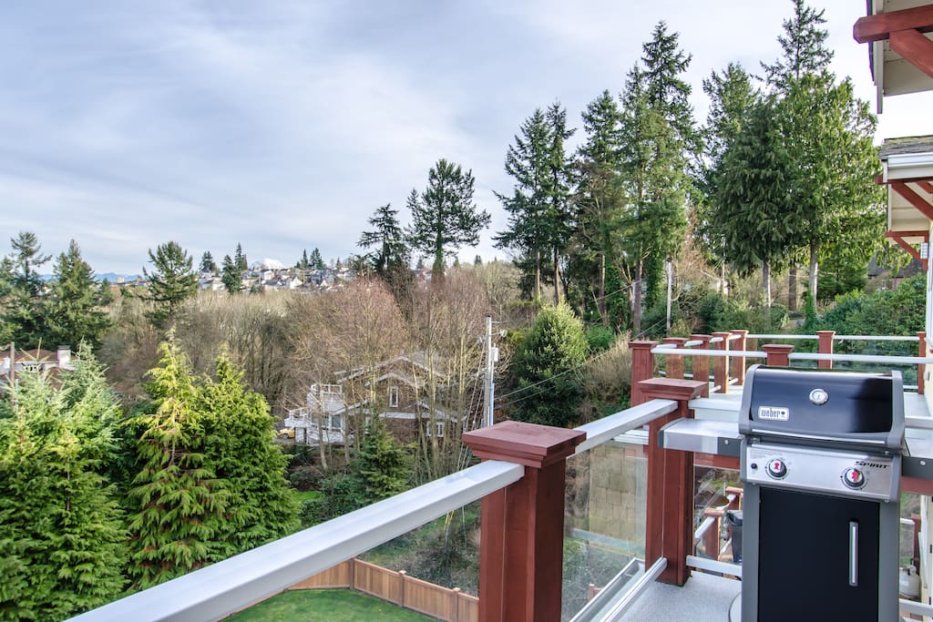 Enjoy Mt. Rainier views while firing up the BBQ.