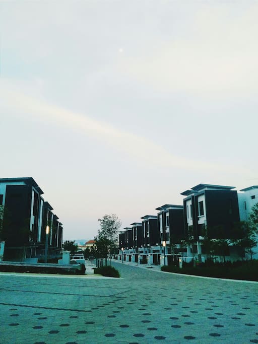A safe and pleasant neighborhood fit for your delightful stay