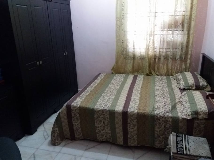 ROOM 1