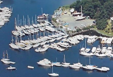 airbnb boat rental new york top 20 new york boat yacht and houseboat rentals airbnb airbnb boat rental new york top 20 new york boat yacht and houseboat rentals airbnb