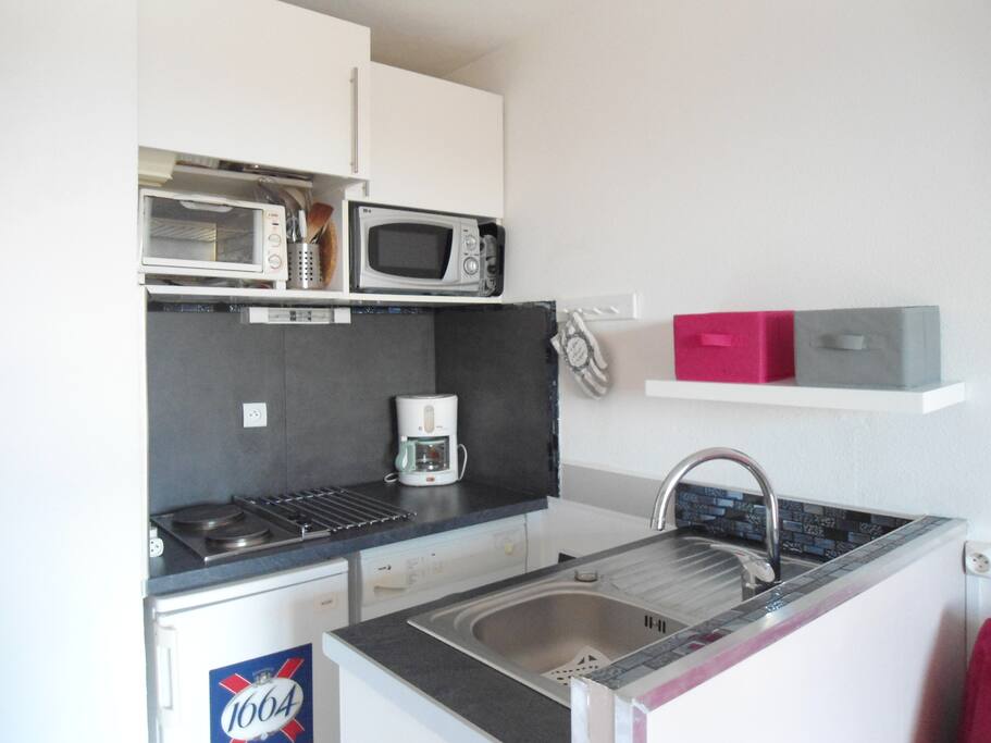 KITCHENETTE
