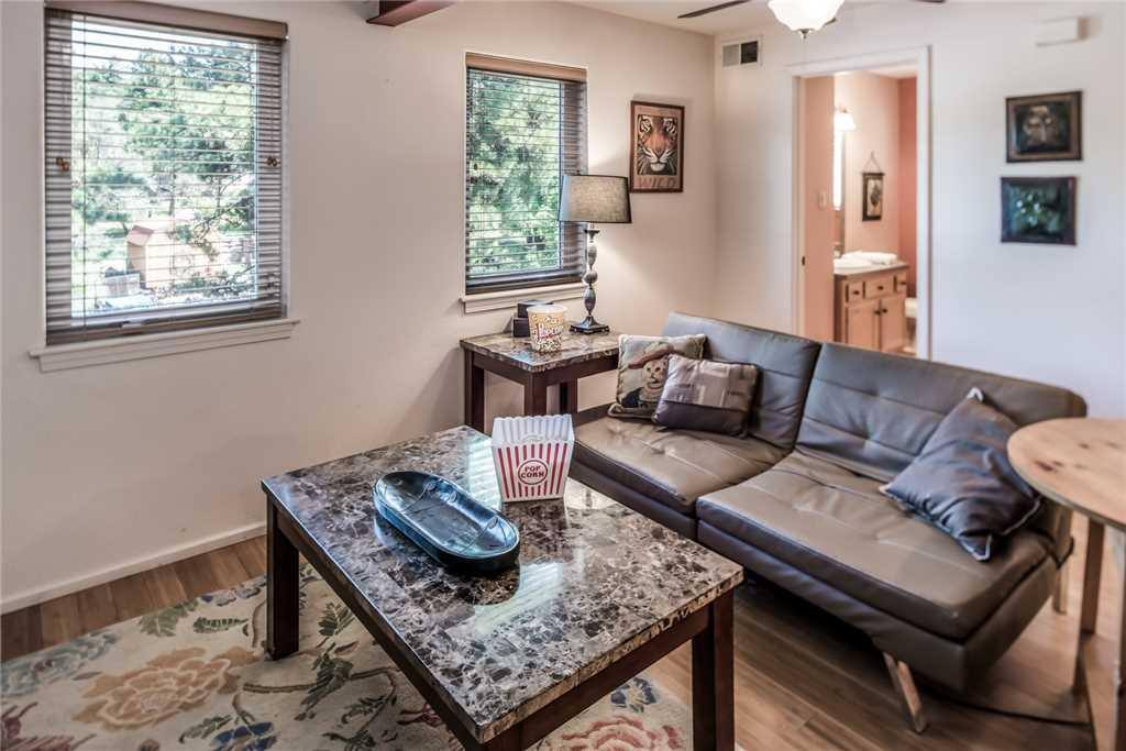 Time to watch a Movie! - After the sun has set, relax in this well-appointed living room.