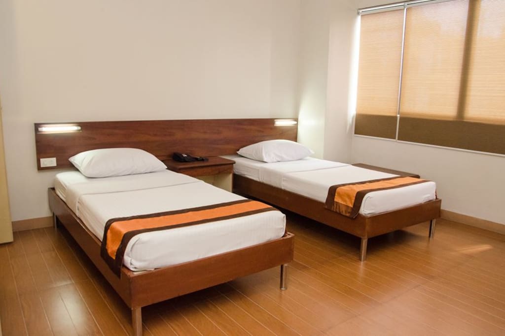 STANDARD TWIN BED ROOM