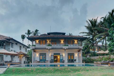 On The Rocks -  7 Bedroom Beach Front Villa