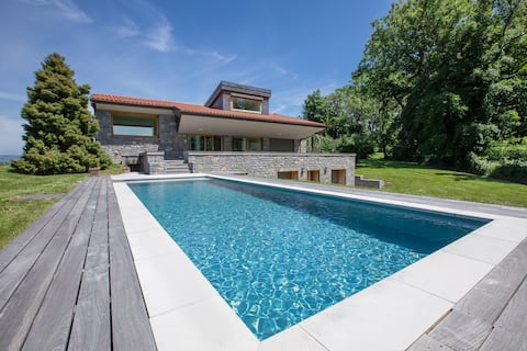 Top performing Airbnb: Villa M Évian in Publier