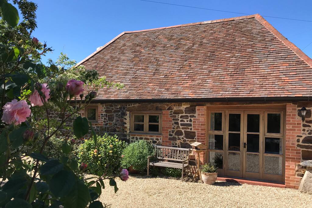 "....fantastic farmhouse in a great location" Sue