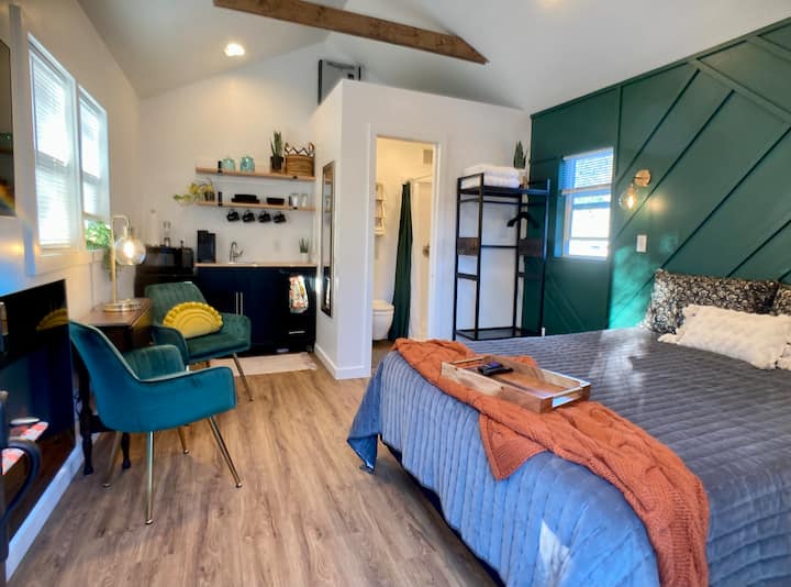Stylish She Shed - Tiny houses for Rent in Great Falls, Montana, United ...