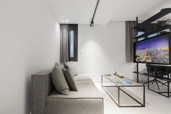 Heritage 503/Luxury Two Bedroom gallery image 4