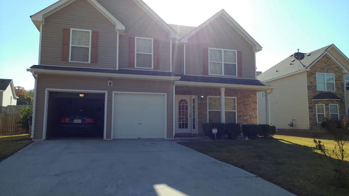 Warm,inviting home in a cul de sac(#2)