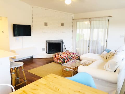 Popular Airbnb listing: Bright, updated w/ AC (pool & hottub open May) in Hampton Bays