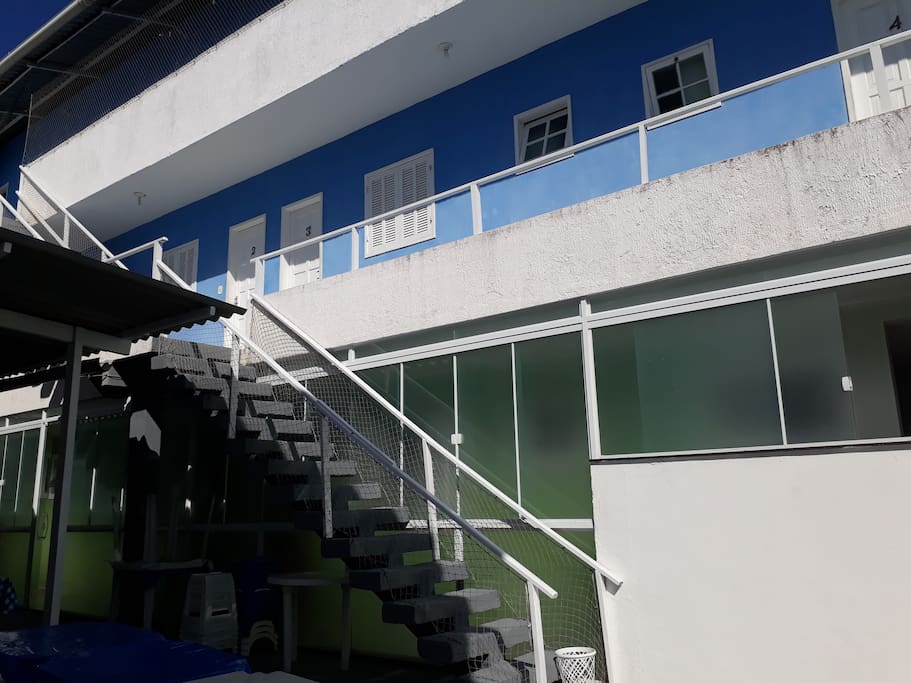 Escada de acesso a suíte