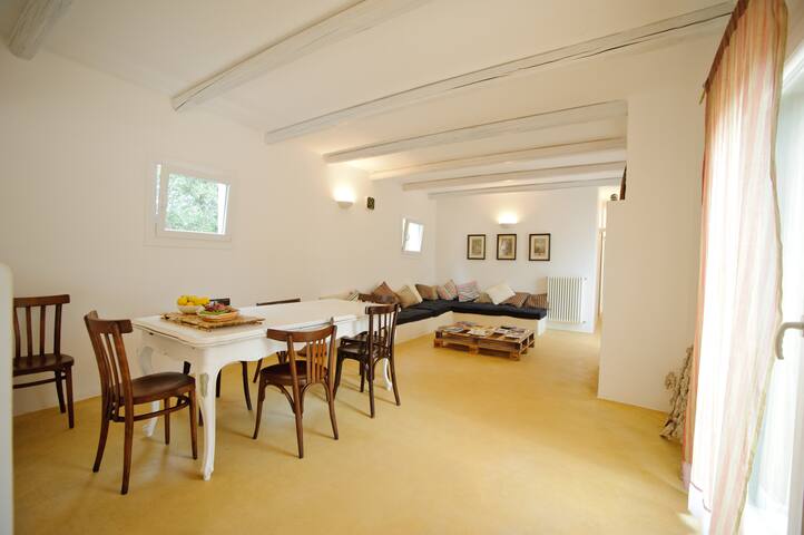 Charming House with big swimming pool in Apulia gallery image 5