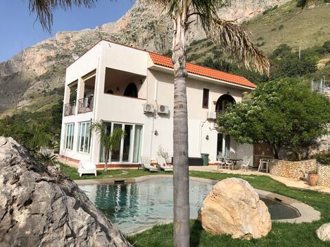 Villa Bologna with private pool