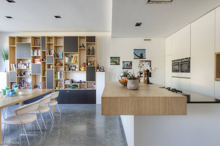 Groot app met verwarmd buitenzwembad gallery image 4