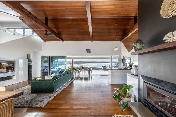 The Northern Beach House, Arrawarra Headland gallery image 2